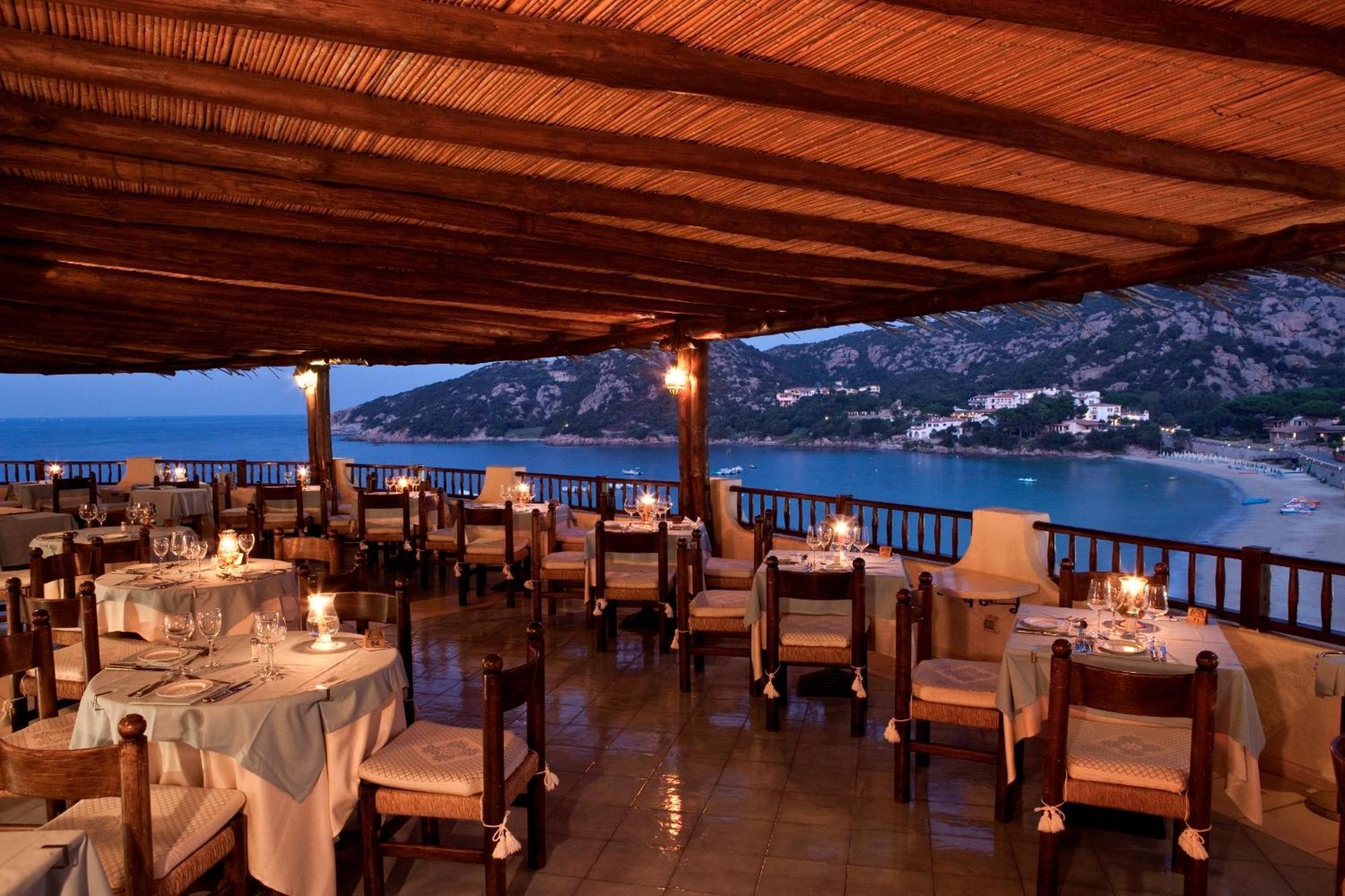 Club Hotel Baja Sardinia Exterior foto